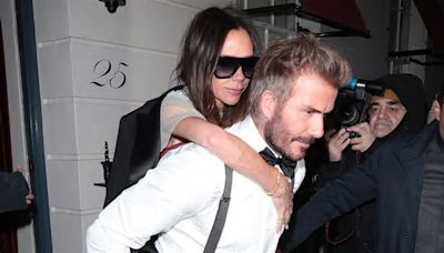 Victoria Beckham, le foto del party per i suoi 50 anni, tra ex Spice e una folla di star