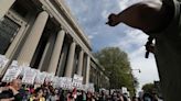 Pro-Palestinian protesters march to MIT president’s home - The Boston Globe