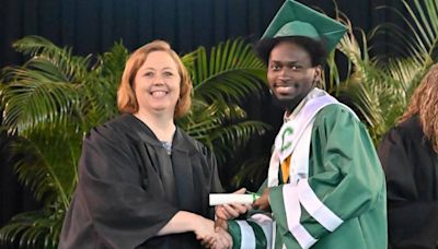 Valedictorian at New Orleans high school graduated while living in homeless shelter
