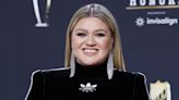 Kelly Clarkson to perform on, host NBC's 'Christmas in Rockefeller Center'