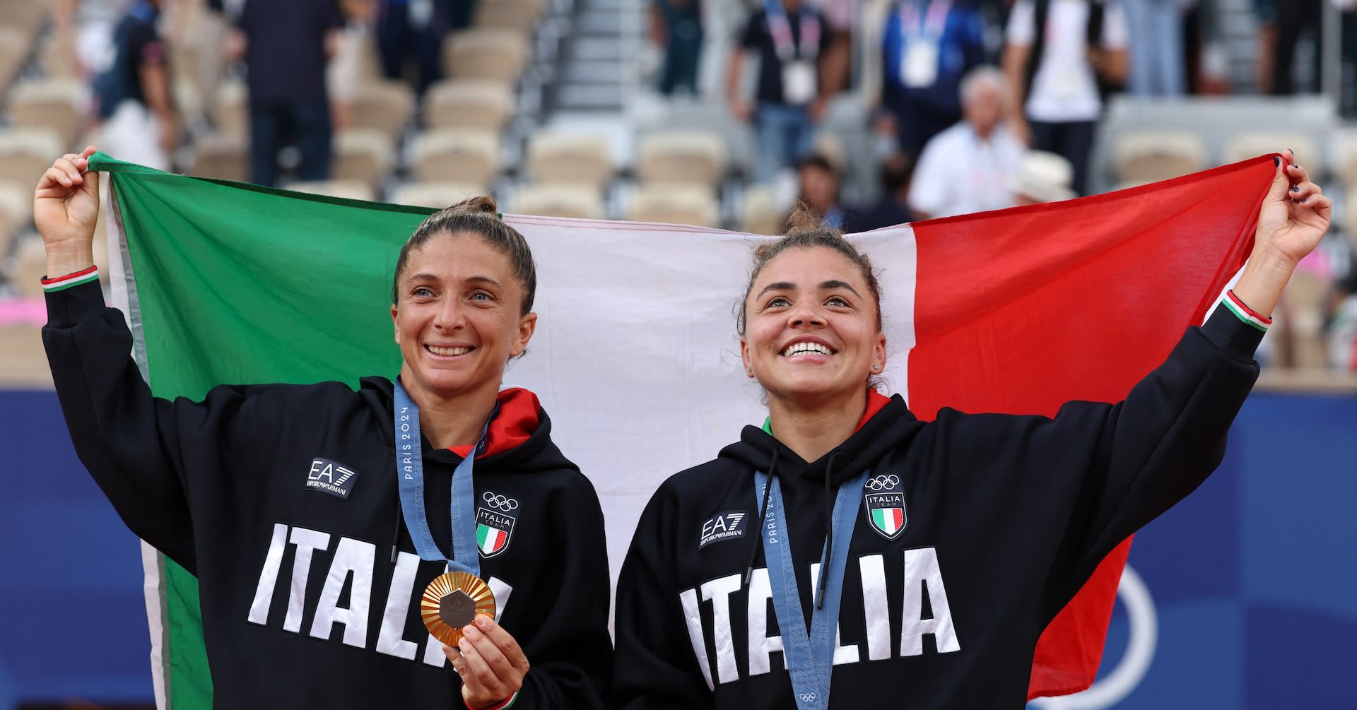 Tennis: Italy's Errani and Paolini win gold in women's doubles