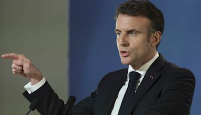 Macron pushes for coalition of countries that will send military instructors to Ukraine