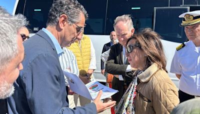 Quejas del alcalde Barbate por no ser avisado de la visita de la ministra de Defensa al Retín