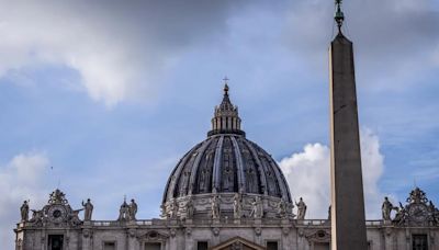 Vaticano restituye a priora de EEUU acusada por obispo de mantener relaciones con un cura y consumir drogas