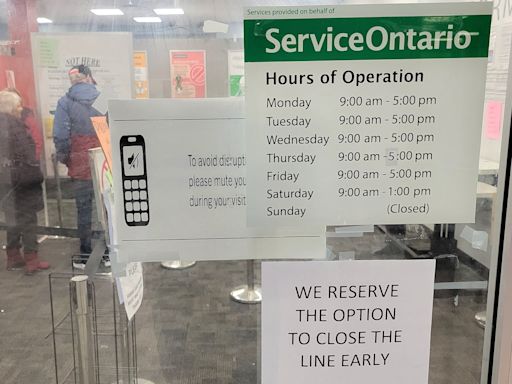 Ontario's fiscal watchdog to look into ServiceOntario deal