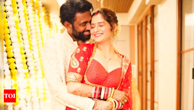 New bride Arti Singh shares love-filled pics with hubby Dipak Chauhan, writes 'Diya aur Baati Hum' | - Times of India