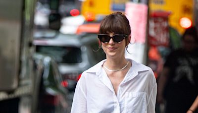 Dakota Johnson's Fringe Is Iconic, This Is How To Achieve Her Effortless Bangs