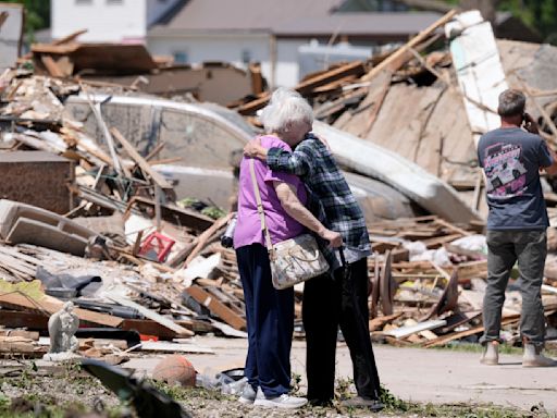 Tornado-spawning storms leave damage in Texas and Oklahoma