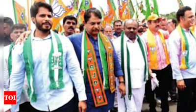 Karnataka byelections: Two sons and daughter spice up race for ticket | Bengaluru News - Times of India