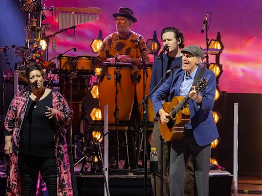 James Taylor Delivers Stories - And Jokes - On Stage Outside Chicago