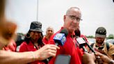 El nuevo presidente del UAW tiene una demanda que no es negociable: acabar con los ricos