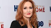 J.K. Rowling cae en broma de comediantes rusos haciéndose pasar por Zelensky