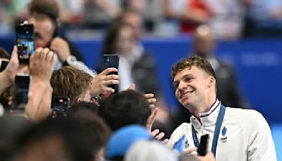 JO 2024 (natation): les coulisses de la soirée légendaire de Léon Marchand, avec deux titres en moins de deux heures