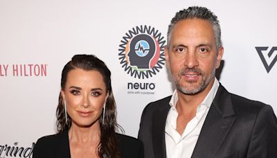 Kyle Richards Drops Mauricio Umanksy’s Last Name From Instagram Bio Amid Reports He Moved Out