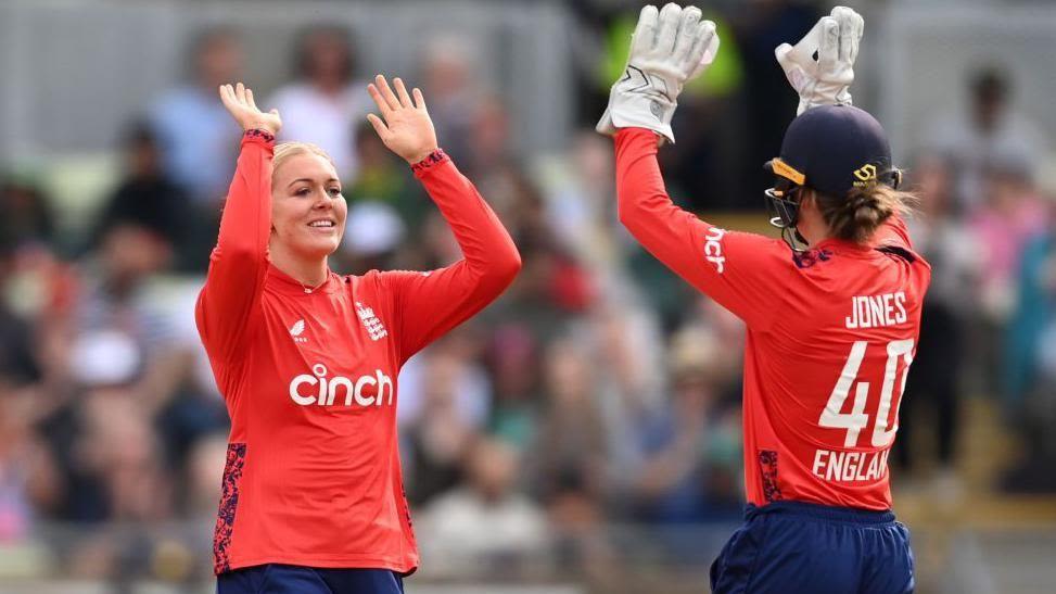 England recover to thrash Pakistan in first T20