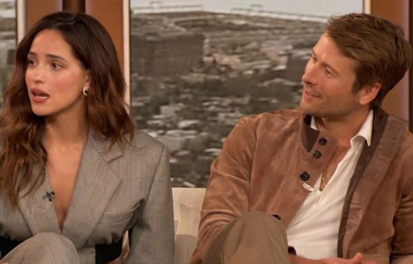 'The Drew Barrymore Show': Glen Powell and Adria Arjona broke out into rashes while filming bathtub sex scene in 'Hit Man'