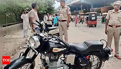 Delhi road rage: Cops hunt for shooter, hint at criminal history | Delhi News - Times of India