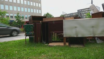 City deploys extra workers to clean up discarded items on sidewalks after Moving Day