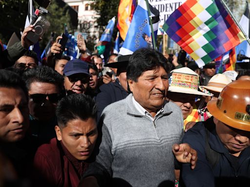 Partidos de Bolivia se reúnen en medio de peleas entre afines a Evo Morales y Luis Arce