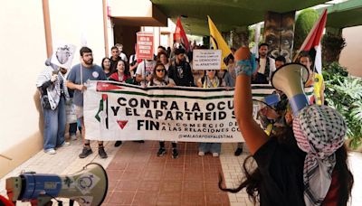 Estudiantes protestan en Málaga por "el fin del genocidio": "Todos somos Palestina"