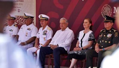 AMLO conmemora Día de la Marina en las Islas Marías