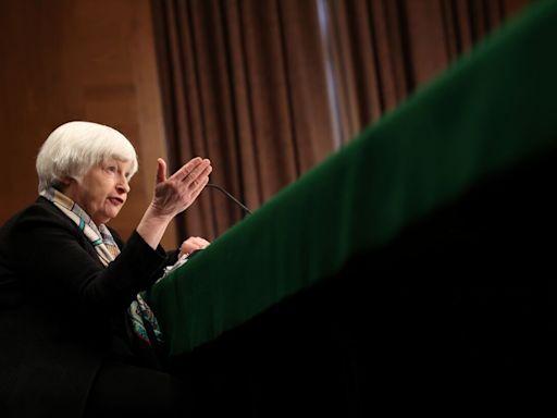 Yellen Defends Biden as ‘Extremely Effective’ in Meetings