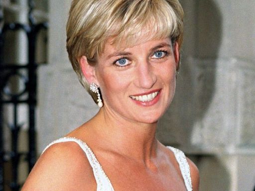 Princess Diana’s Former Dresser Says the Former Princess of Wales Got a “Raw Deal” and Was “Not Happy” ...