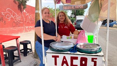 Los legendarios tacos al vapor de la familia Ayala