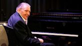 Jerry Lee Lewis, pioneiro do rock n' roll, morre aos 87 anos