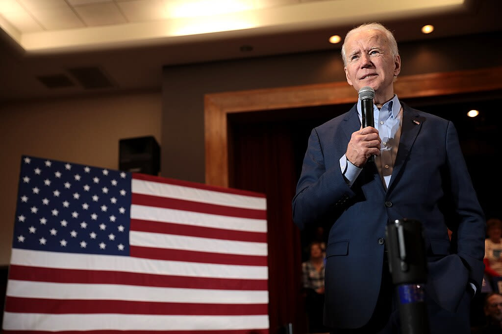 Frequent Visits by Parkinson’s Specialist to Joe Biden’s White House Raise Health Concerns - EconoTimes