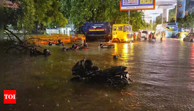 House collapses in North Delhi amid heavy rain | Delhi News - Times of India