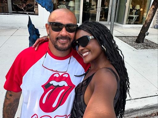 Erika Januza curte passeio em Miami com o marido