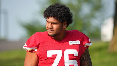 WATCH: Rookie OT battles George Karlaftis at Chiefs training camp