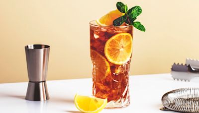 The Reason Long Island Iced Teas Sound Alarm Bells To Bartenders