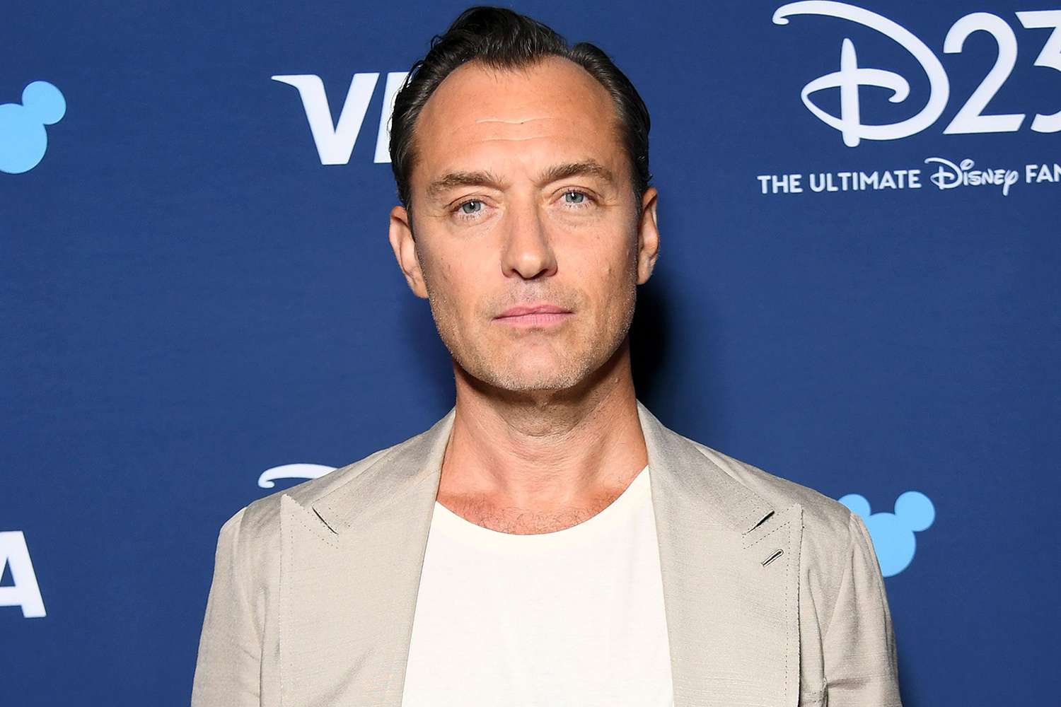 How Jude Law's Childhood Love of “Star Wars” Led to a 'Love Affair with Film' and His Role on “Skeleton Crew ”(Exclusive)