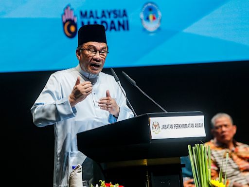 Anwar: Early stages of diesel subsidy rationalisation bound to have flaws, my duty is to ensure B40, M40 benefits