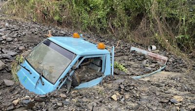 差點被埋了！颱風天入山啟動備用水…水公司員工遇土石流「棄車保命」