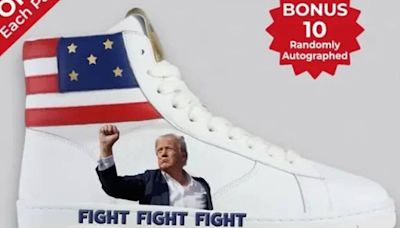 Donald Trump vende tênis com imagem em que aparece ferido após atentado