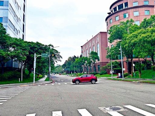 Chip dreams: As Taipei takes a short step forward, Delhi assures a smooth long road