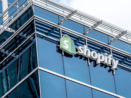 Shopify Earnings Top Views. E-Commerce Stock Plunges On Profit Margin Outlook
