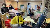 En China conseguir una cama de hospital puede depender de contactos o sobornos