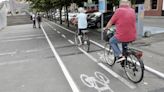 El nuevo carril bici de Fomento: bicicletas fuera de los Jardines de la Reina y más espacio para los peatones en el paseo