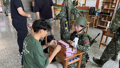 漢光演習動員令下達！ 桃市104名後備軍人重披迷彩服實戰訓練 - 自由軍武頻道