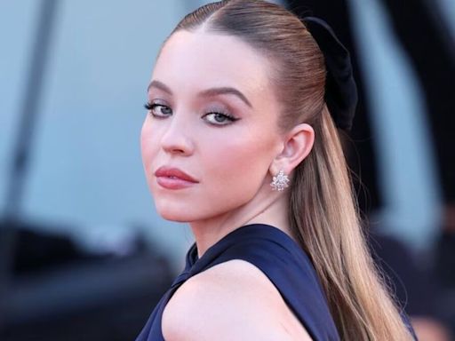 ¡Llegó a México!: Sydney Sweeney deslumbra en conferencia de prensa de 'Inmaculada'