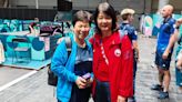 “40 años sin verla”: el emotivo e inesperado reencuentro de Tania Zeng con una compañera de infancia en París 2024 - La Tercera