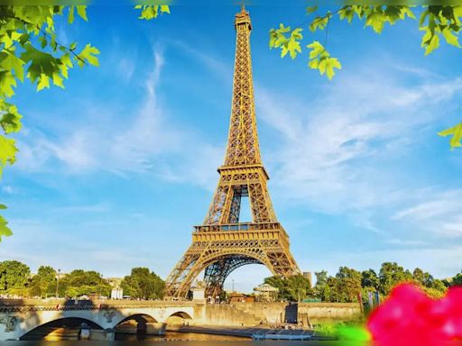 What makes Paris the City of Love?