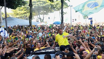 Brazil’s Bolsonaro rallies supporters in Rio