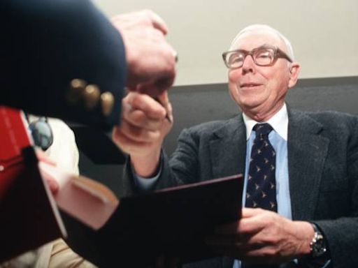 Charlie Munger had snarky words for get-rich gurus — how he urged investors to build wealth instead