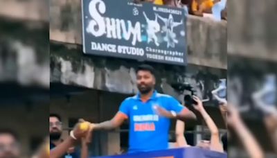 Hardik Pandya Impresses Fans With Fielding Skills During Victory Parade In Vadodara. Watch | Cricket News