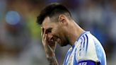 “No tenía ganas de jugar”: en Argentina pierden la memoria y vuelven a darle con todo a Lionel Messi - La Tercera